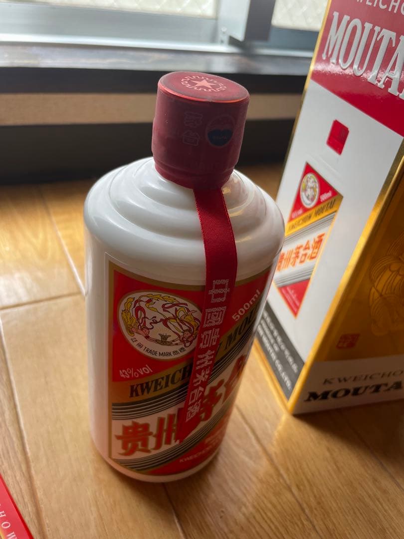 Kweichow Moutai ギフトボックス入り500ml 43% 2023