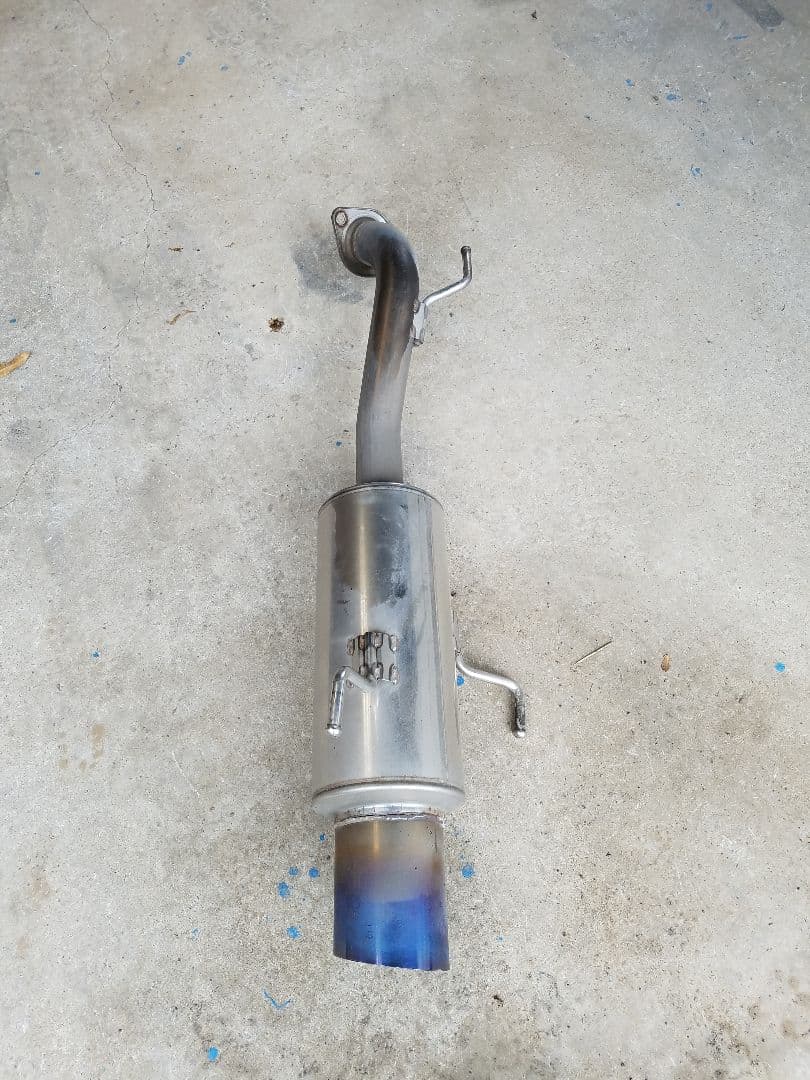 10アルファード用のガナドールのマフラーです