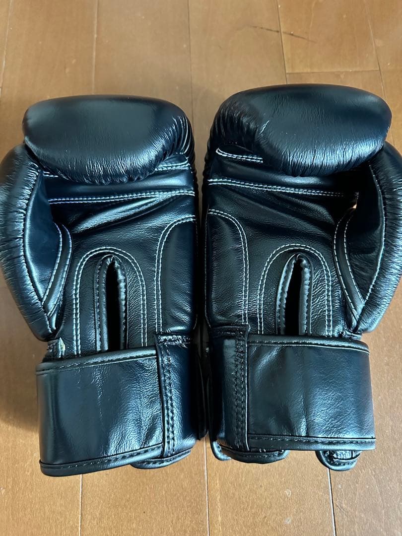 WINDY ボクシンググローブ 10オンス　一度使用のみ　ブラック