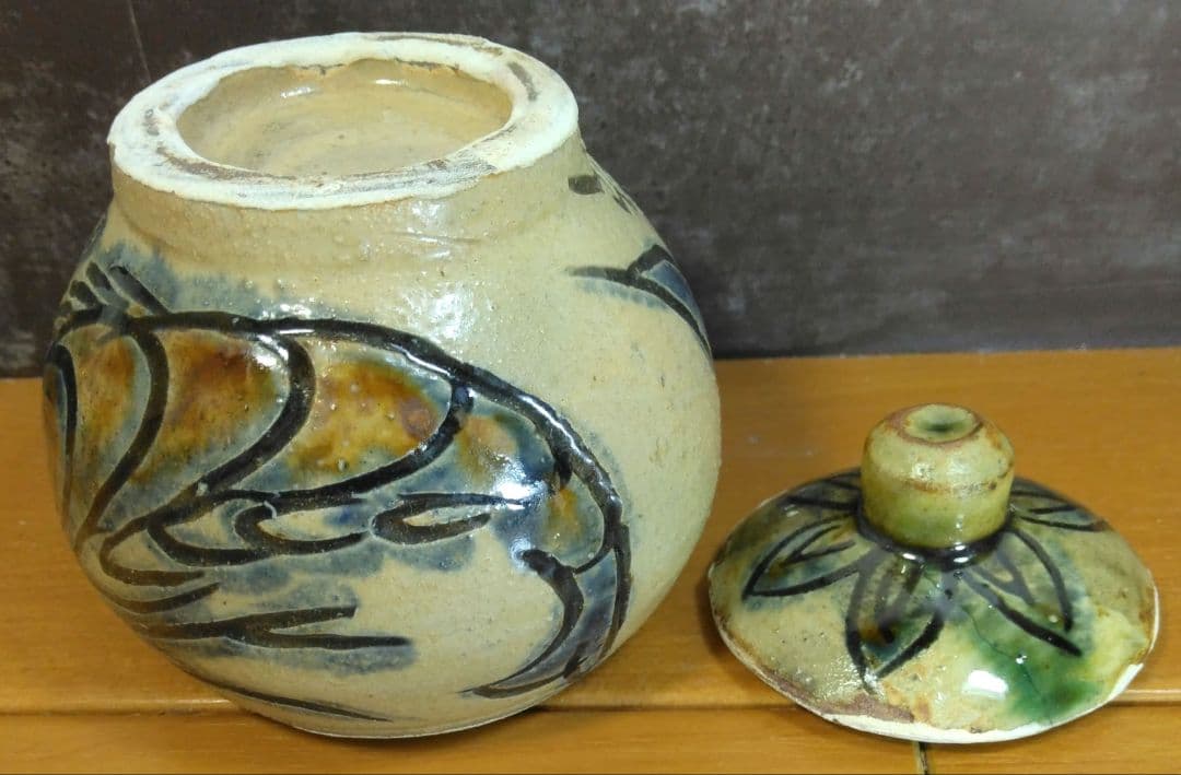 人間国宝 金城次郎 盒子(蓋物,香合）栞 共箱 美品 やちむん 壺屋焼 壷屋焼