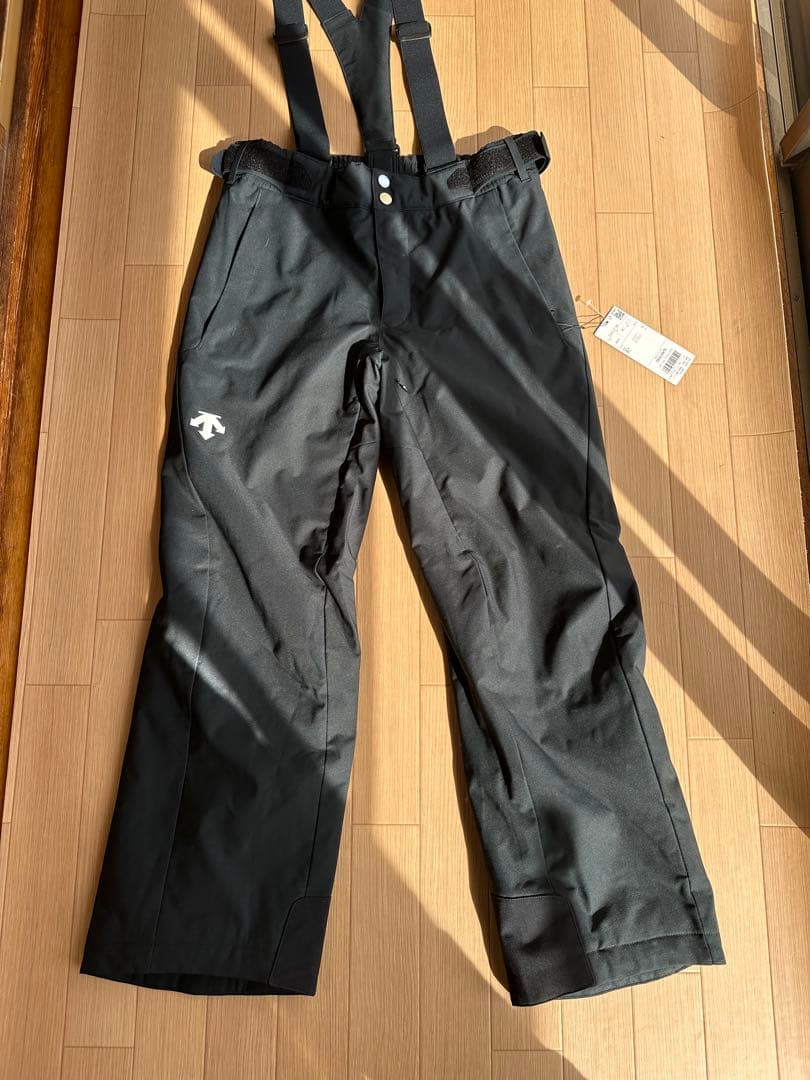 スキーウェア　デサント　パンツ　Mサイズ
