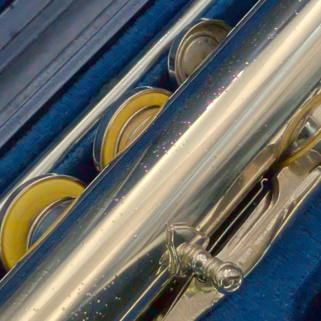 フルート　調整済　ヤマハYFL211S(Eメカ.銀メッキ仕様)