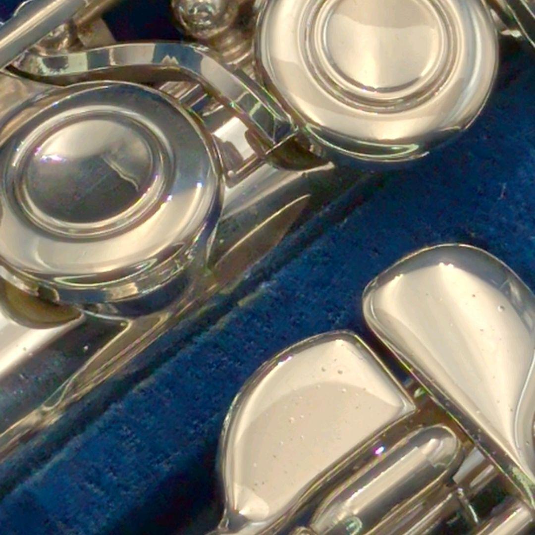 フルート　調整済　ヤマハYFL211S(Eメカ.銀メッキ仕様)