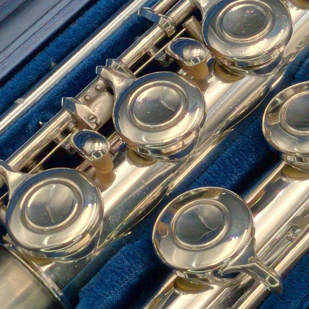 フルート　調整済　ヤマハYFL211S(Eメカ.銀メッキ仕様)