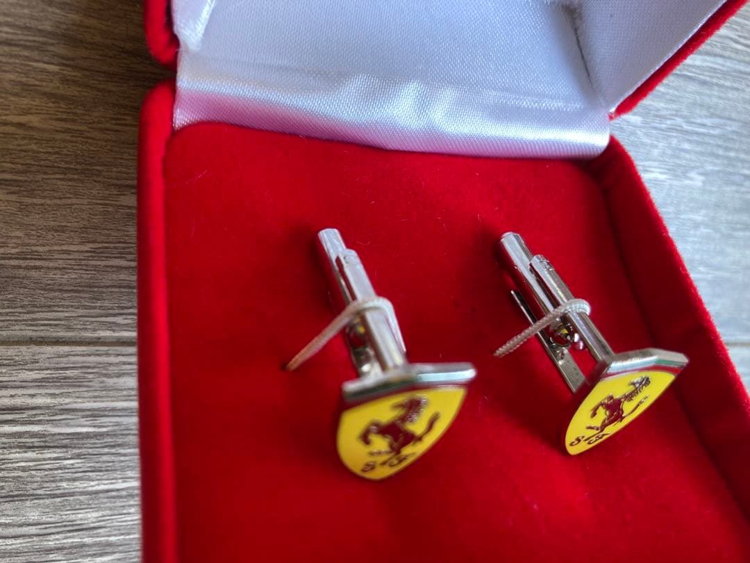 「フェラーリ」・カフスボタン 新品未使用商品