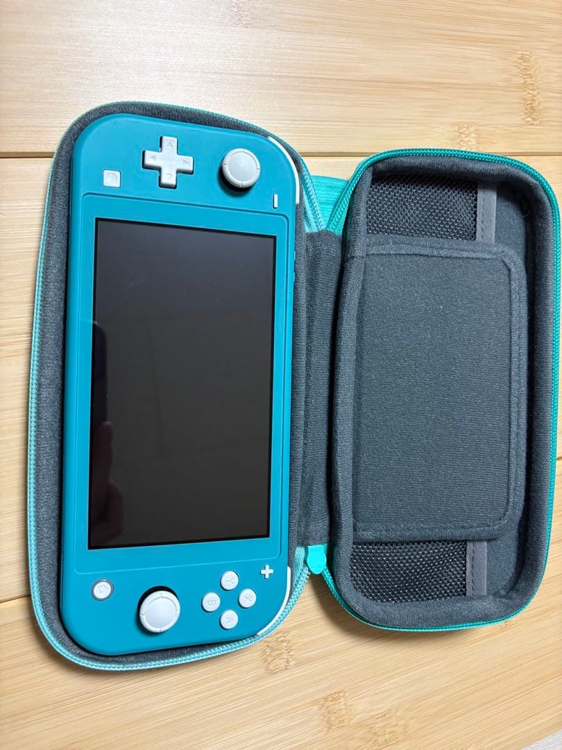 【美品】Nintendo Switch Lite 本体(どう森ケースつき)