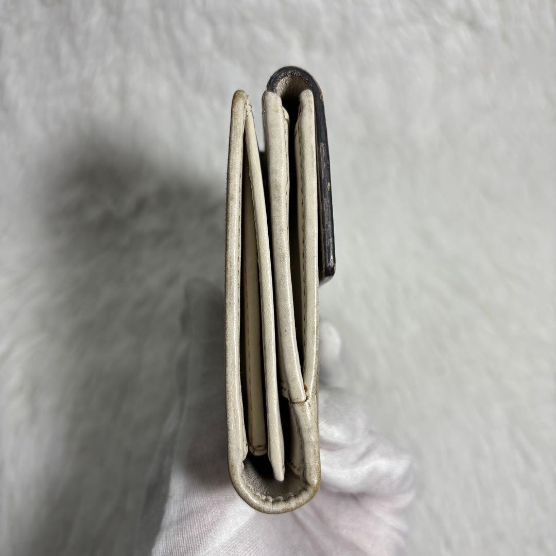 美品✨ グッチ 長財布 ラブリーハート GGキャンバス レザー 白 二つ折り