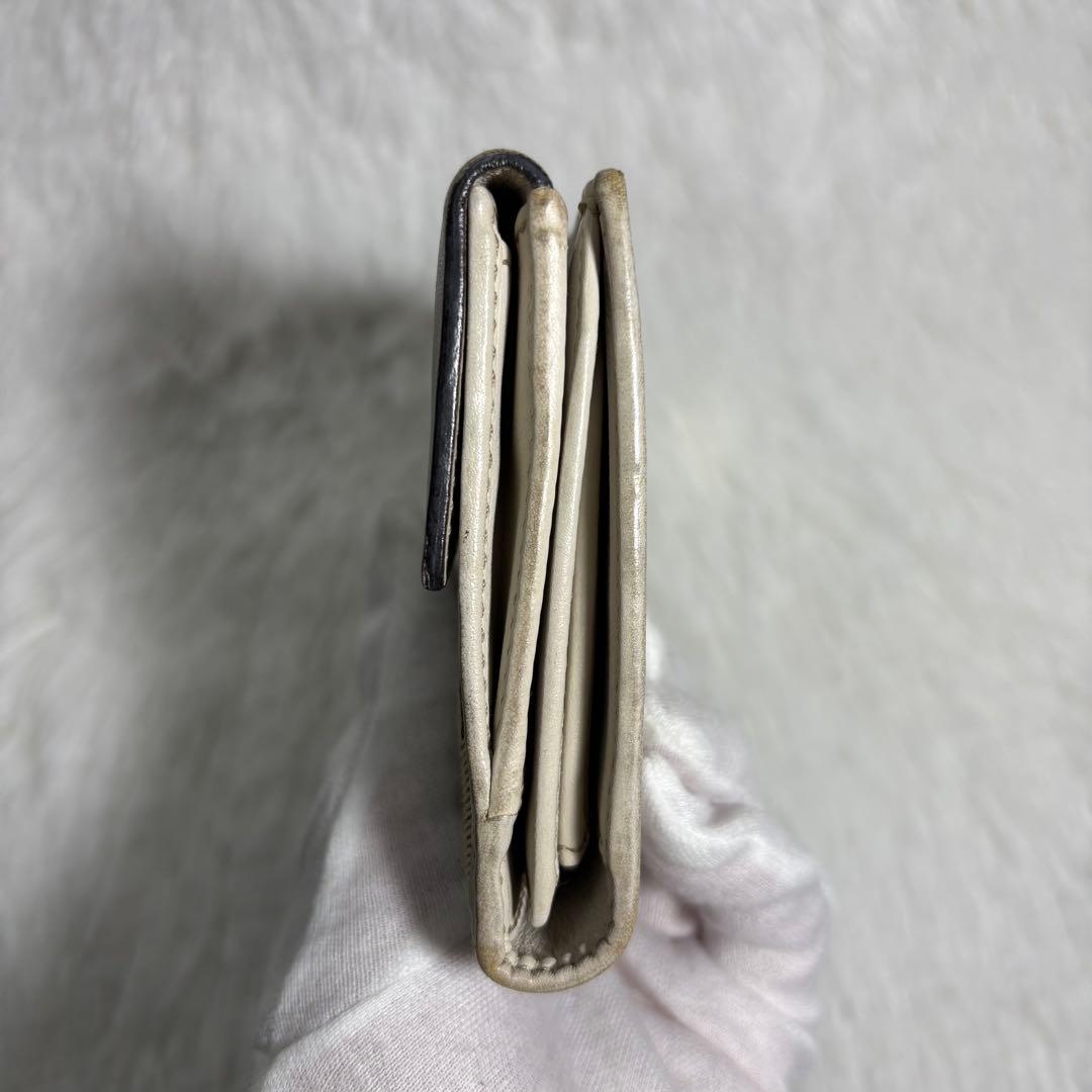 美品✨ グッチ 長財布 ラブリーハート GGキャンバス レザー 白 二つ折り