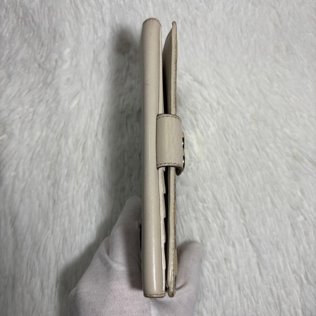 美品✨ グッチ 長財布 ラブリーハート GGキャンバス レザー 白 二つ折り