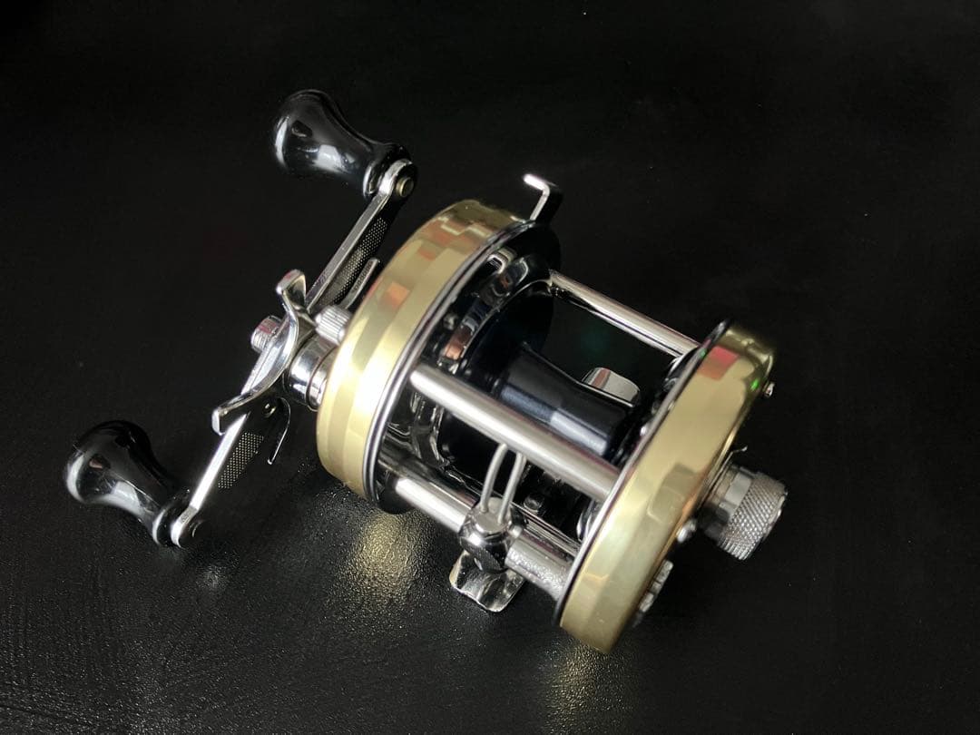 【最終値下げ】ABU 5500CS ROCKET ベイトリール