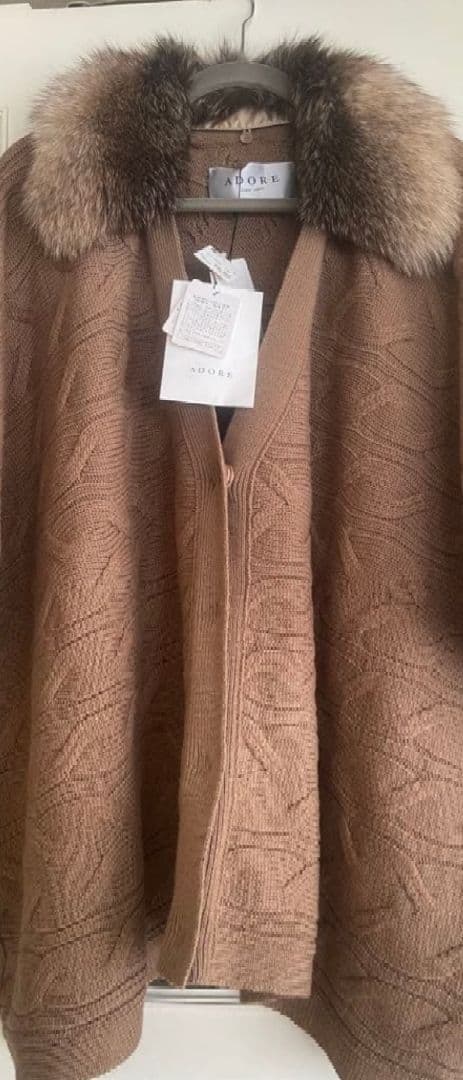 野うさぎ♥ アドーア ADORE ニットポンチョファー襟付