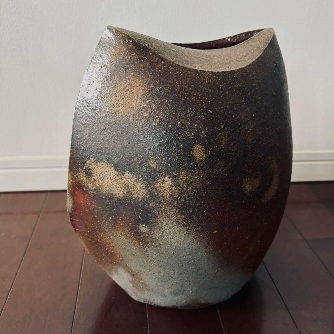 山下譲治　備前焼　変形花器　花瓶花入　共箱付　高さ29cm