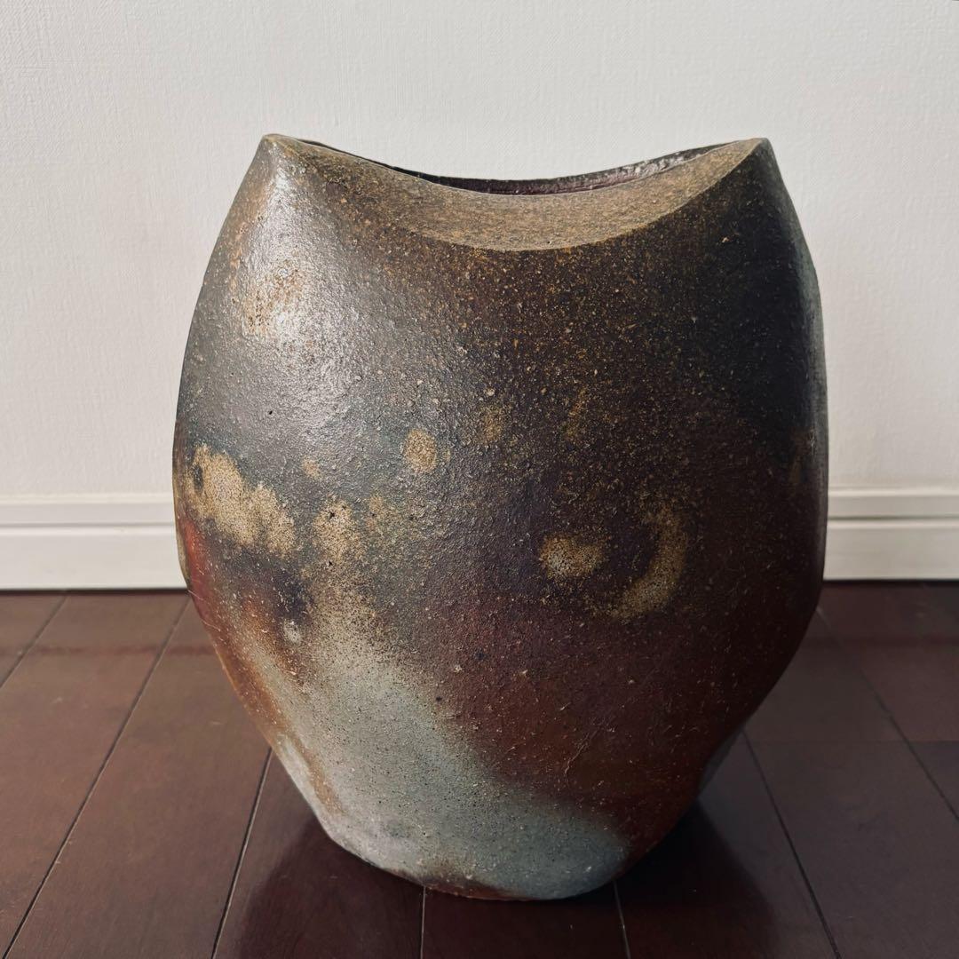 山下譲治　備前焼　変形花器　花瓶花入　共箱付　高さ29cm