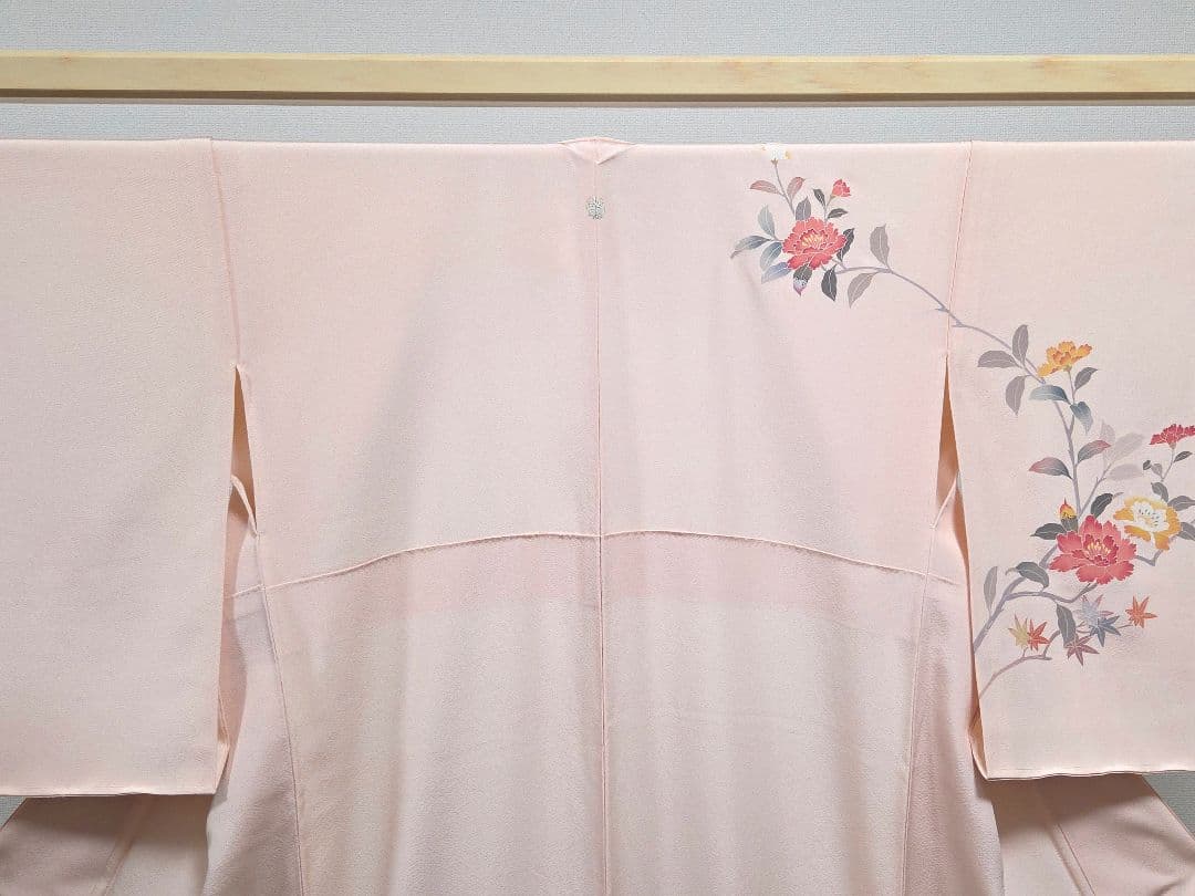 A5 美品 手描き友禅染め 作家物 牡丹 梅 紅葉 縮緬 袷 正絹 訪問着 着物