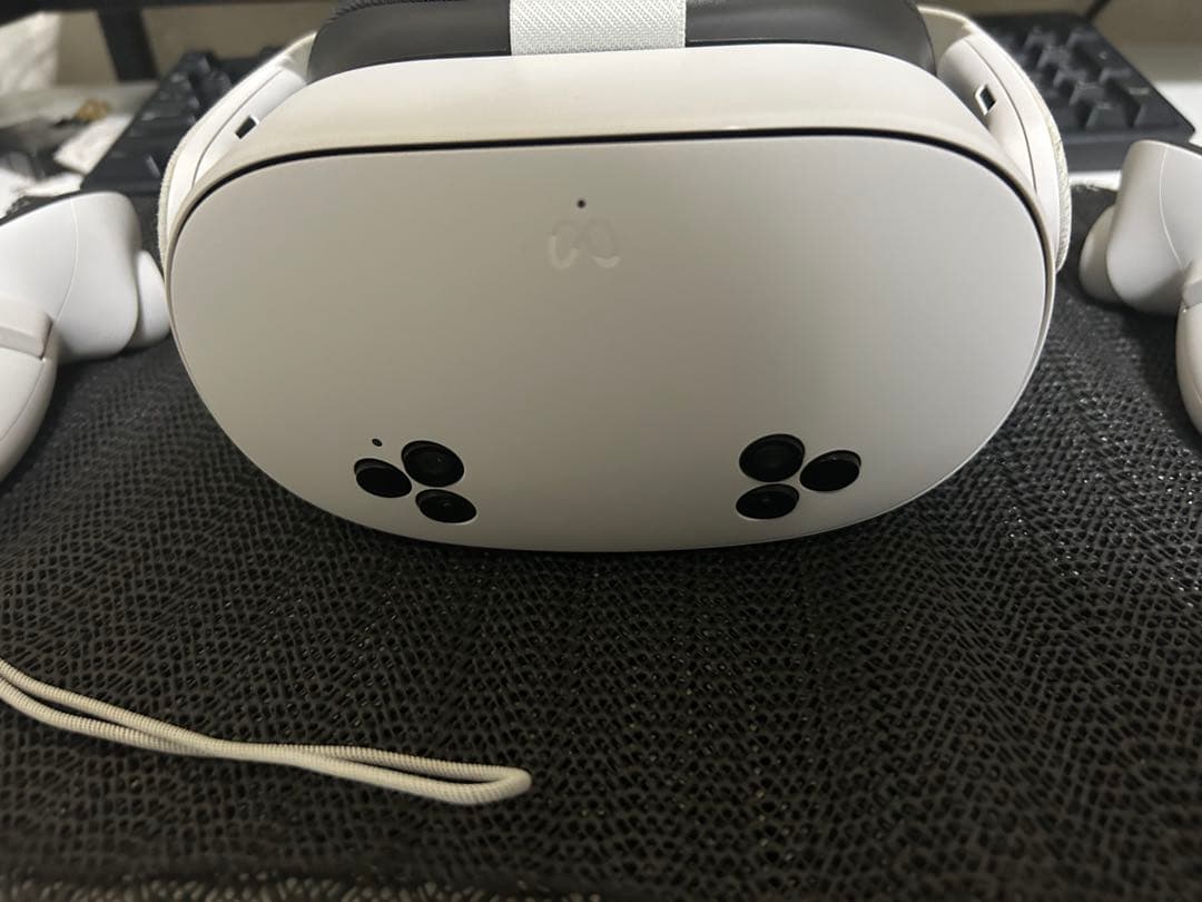 VRヘッドセットとコントローラーセット  Quest 3S 128GB