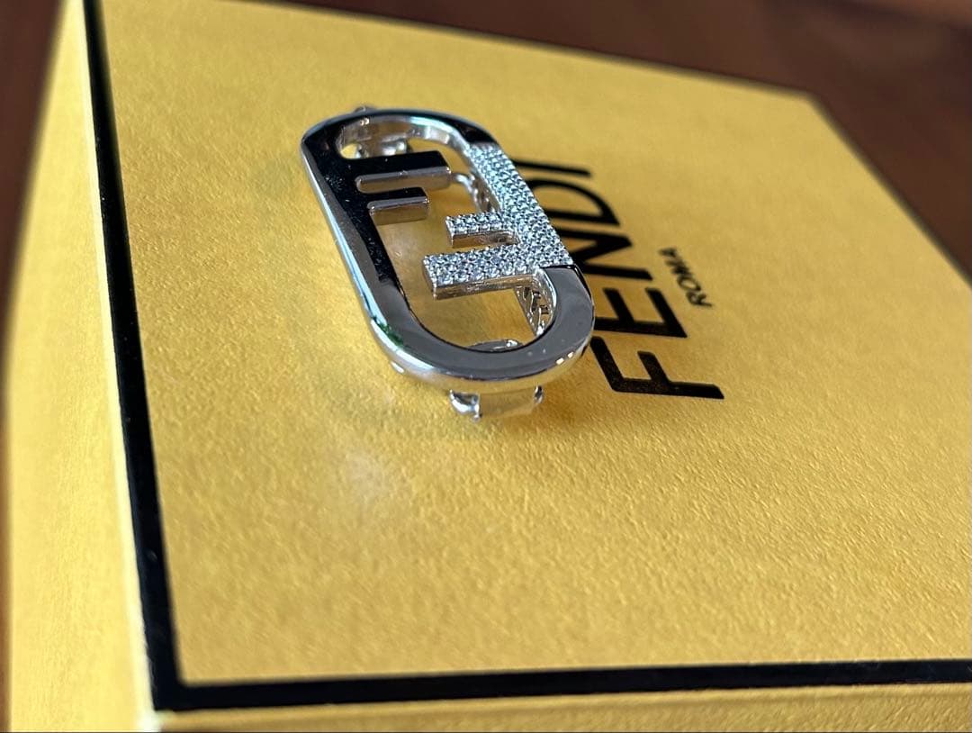 FENDI フェンディ　オーロック　ヘアピン　ヘアクリップ　ヘアアクセ　髪留め