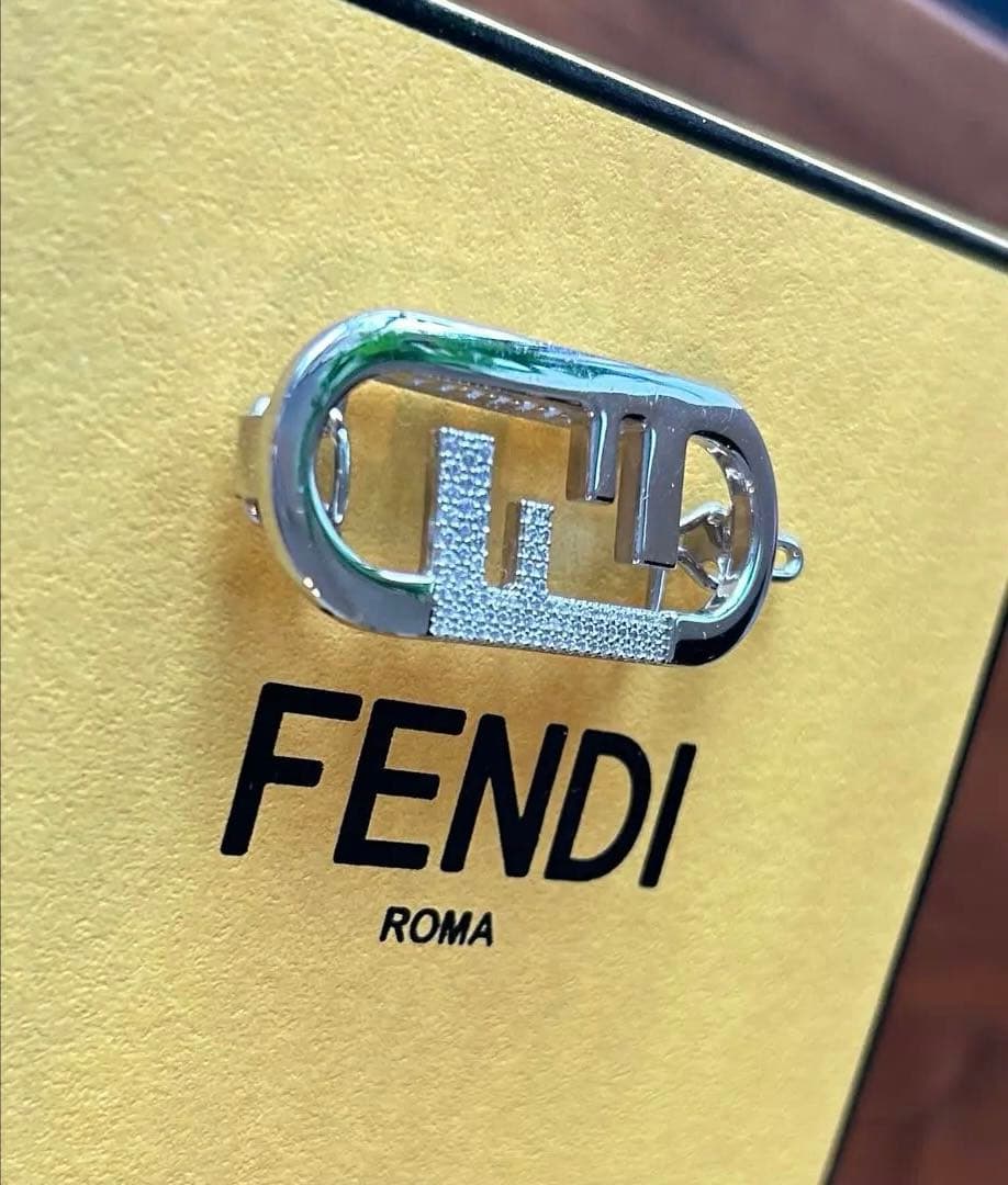 FENDI フェンディ　オーロック　ヘアピン　ヘアクリップ　ヘアアクセ　髪留め