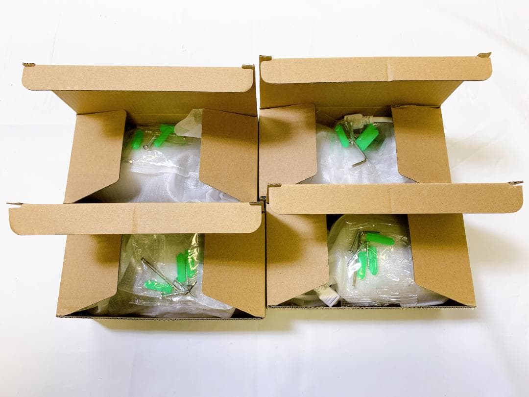 POE接続10インチ一体型3TBHDDNVR500万画素カメラ4台