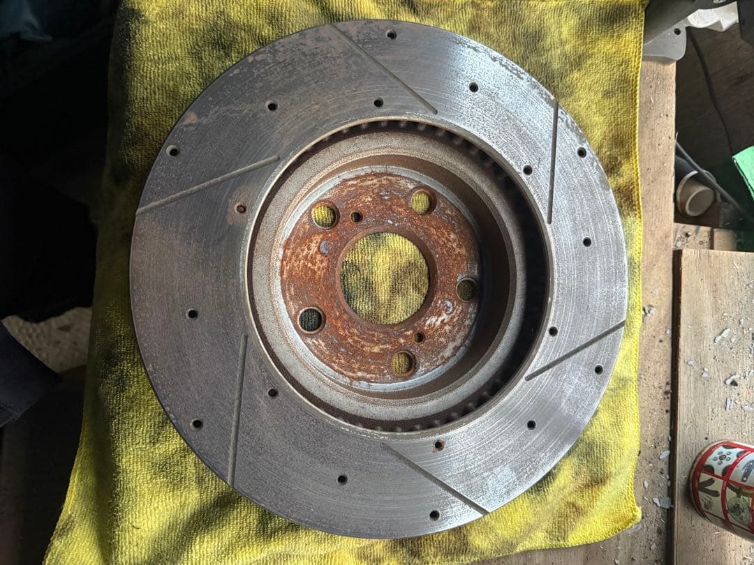 18クラウン　ブレーキローター