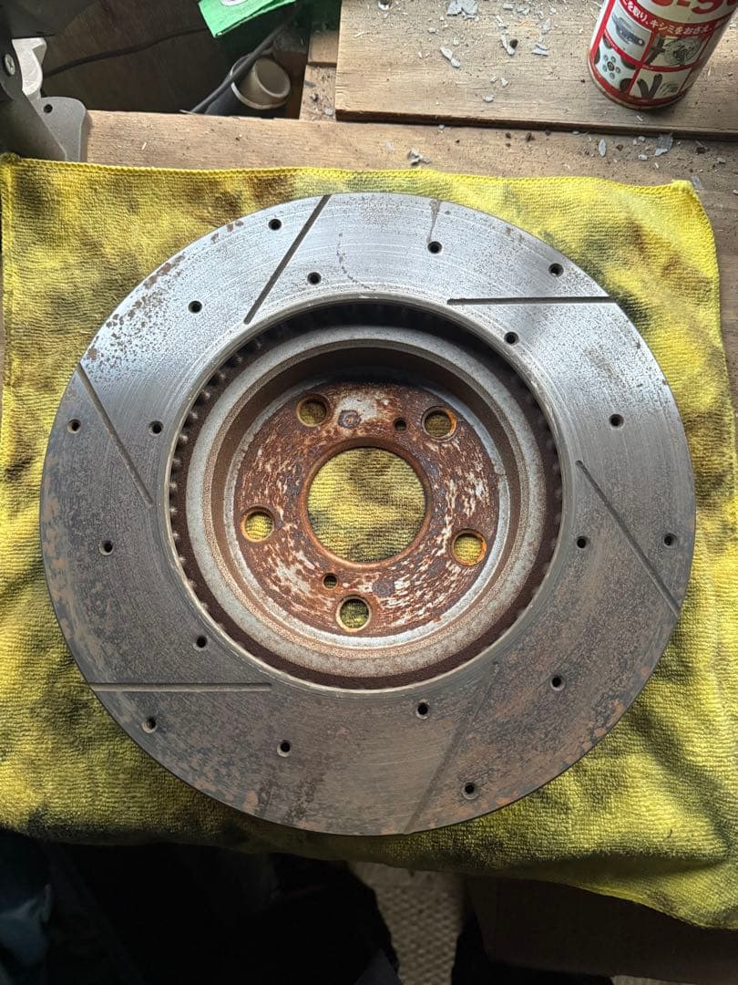 18クラウン　ブレーキローター