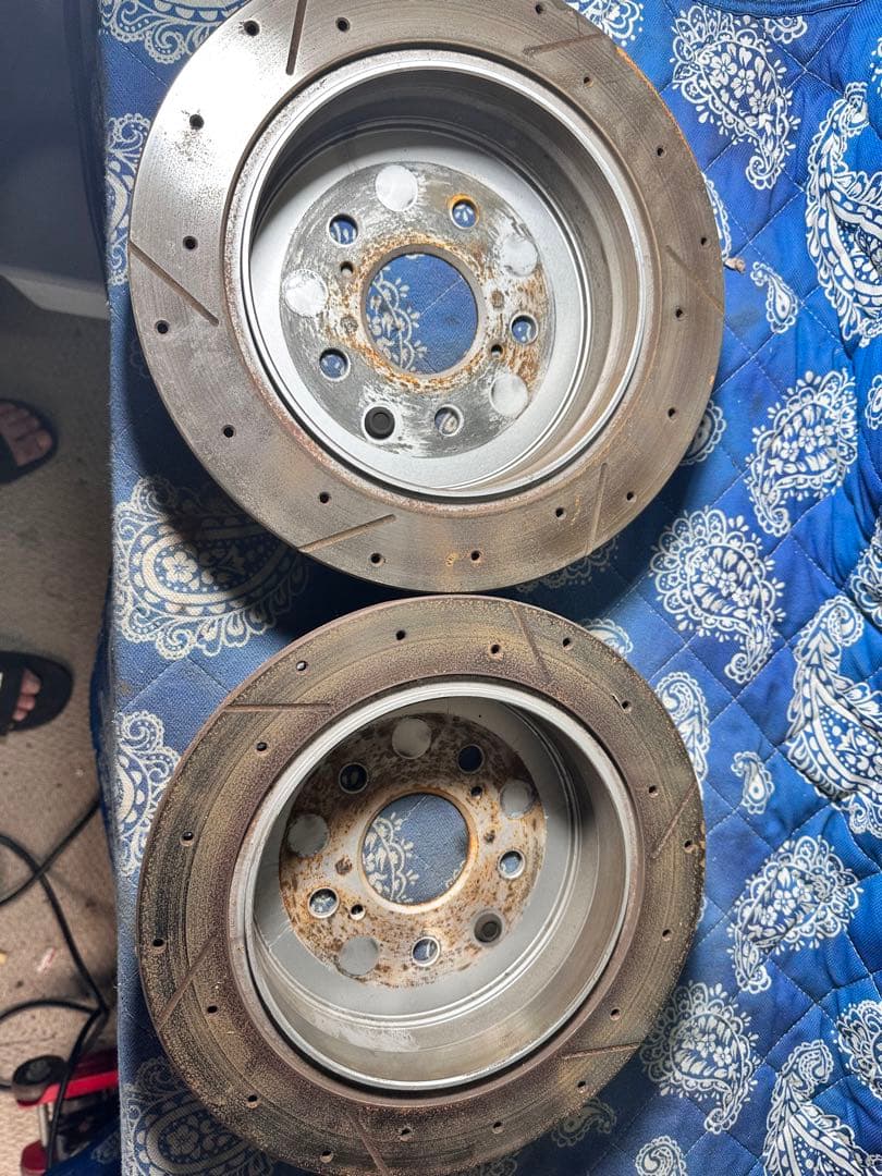 18クラウン　ブレーキローター