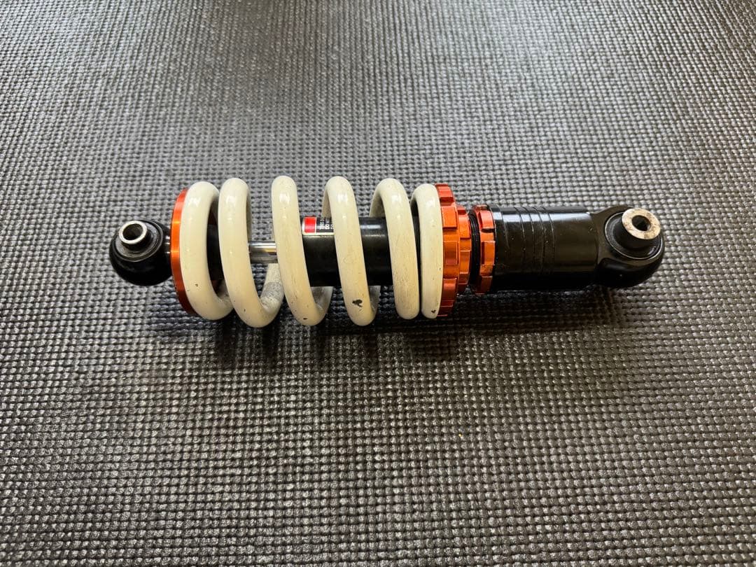 CBX400F ハイパフォーマンスサスペンション