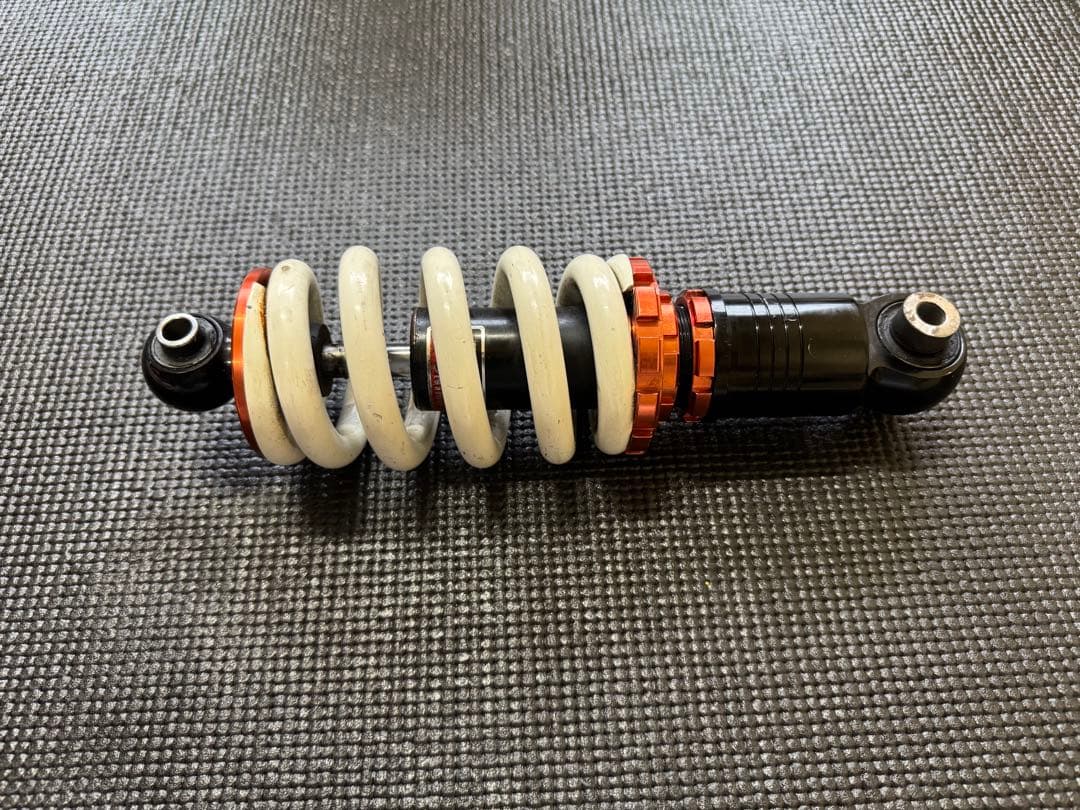 CBX400F ハイパフォーマンスサスペンション