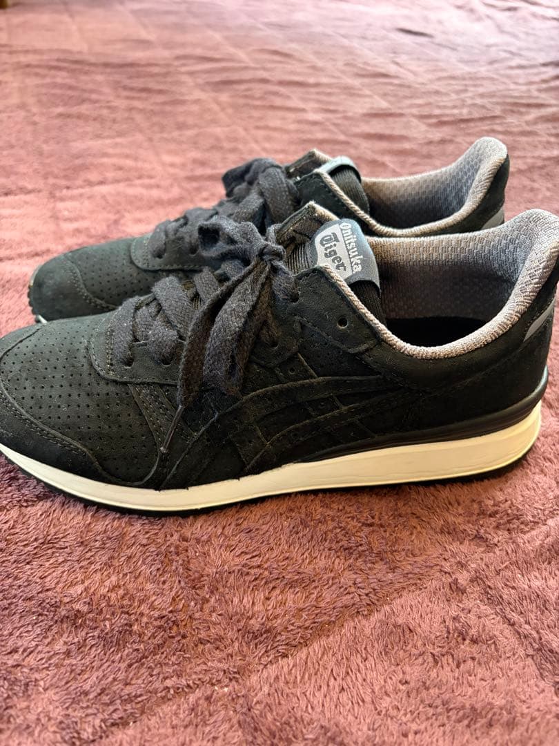 オニツカタイガー　ブラック スニーカー 25㎝