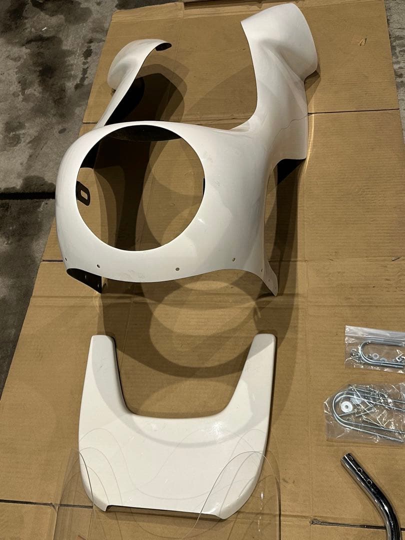 汎用ロケットカウル FRP 白ゲル ・ステー一式セット