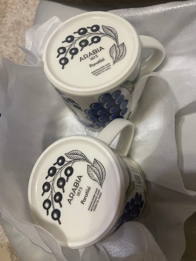 ARABIA マグカップ2個とプレート2枚・ナプキン1枚セット