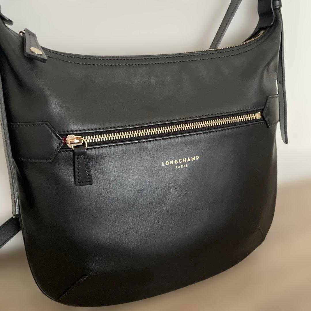 【新品同様】ロンシャンショルダーバッグ黒　オールレザー