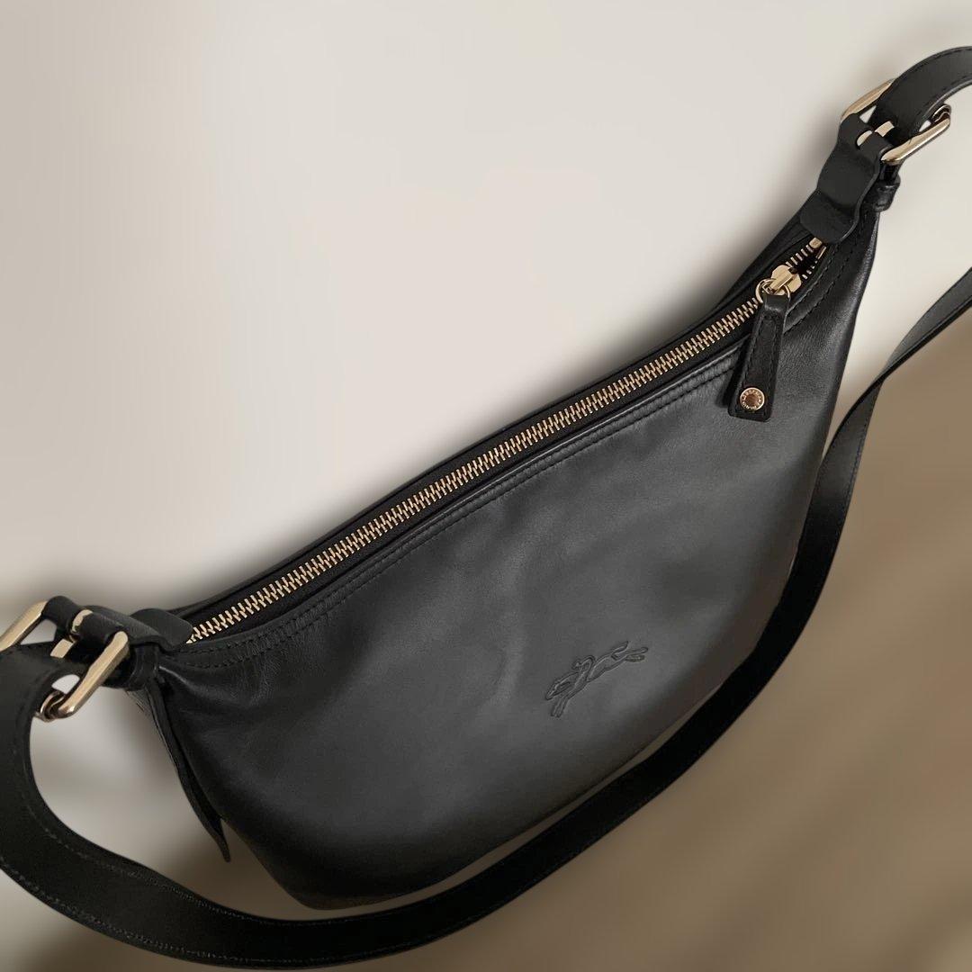 【新品同様】ロンシャンショルダーバッグ黒　オールレザー