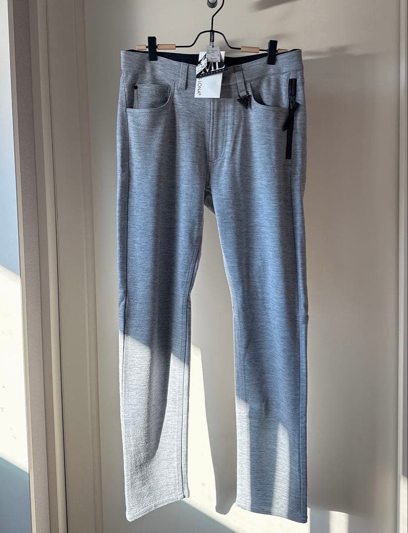 美品 MARK&LONA 保温 スウェットパンツ & インナーシャツ セット