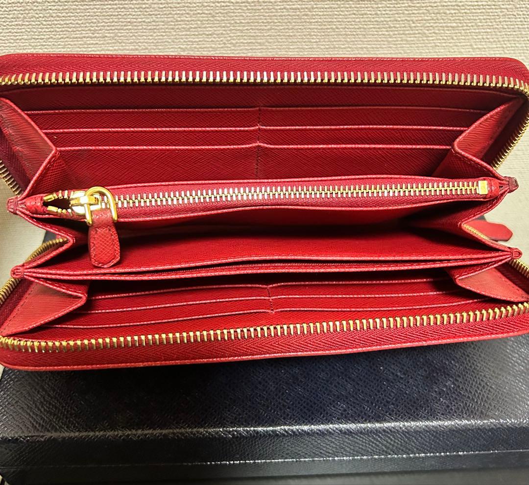 PRADA サフィアーノ 長財布 ラウンドファスナー 赤