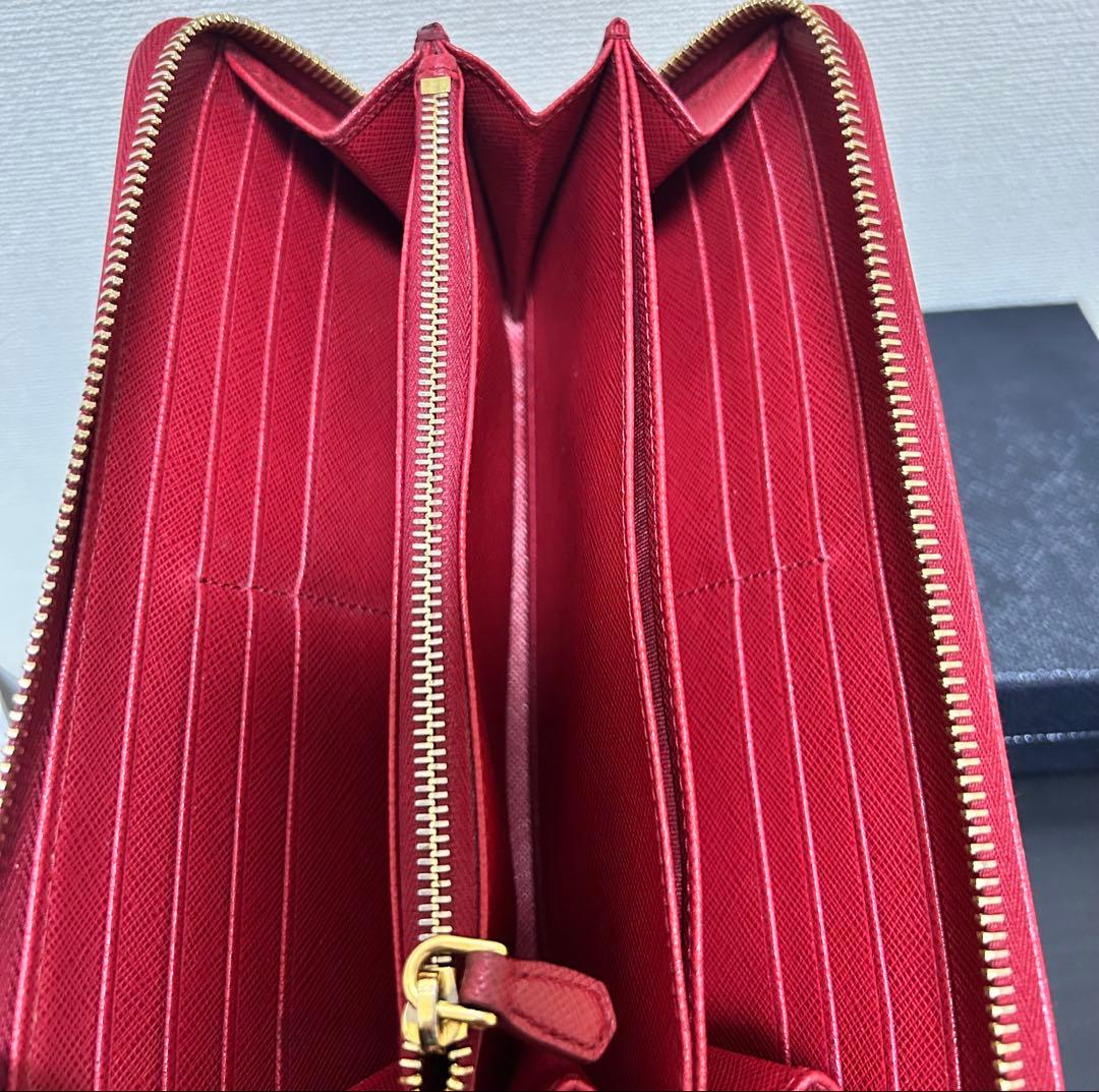 PRADA サフィアーノ 長財布 ラウンドファスナー 赤