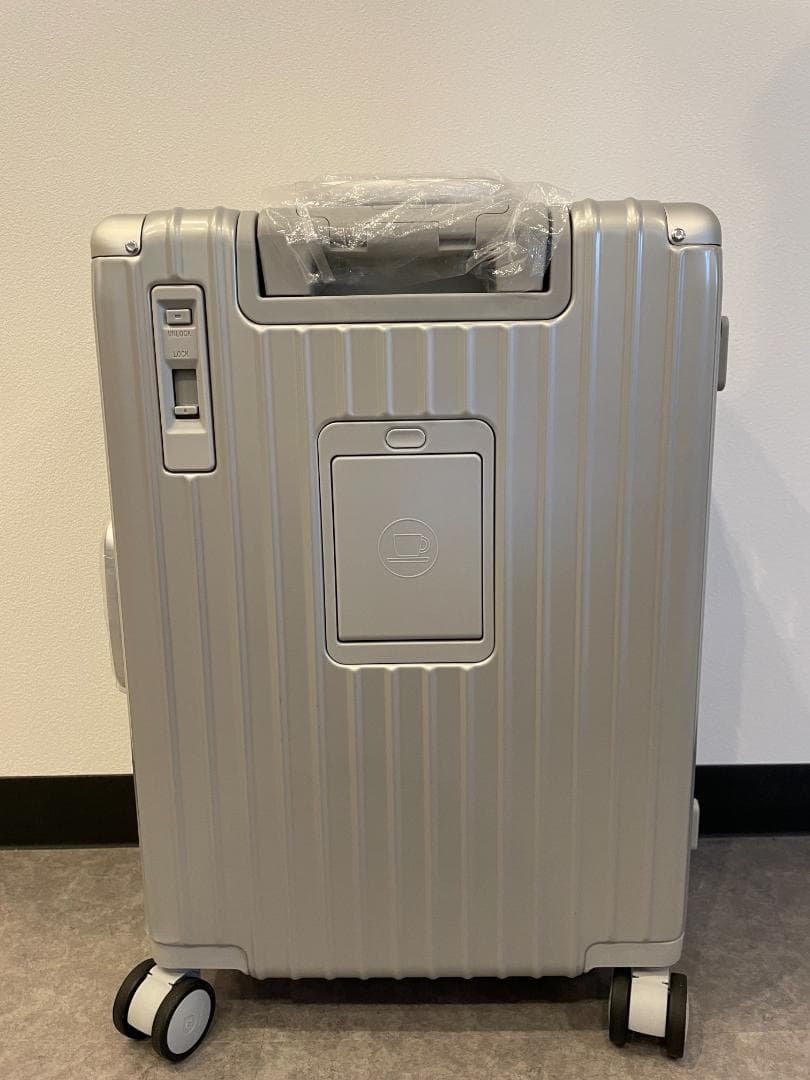 リベティ多機能キャリーケース【エナメルシルバーSサイズ】63