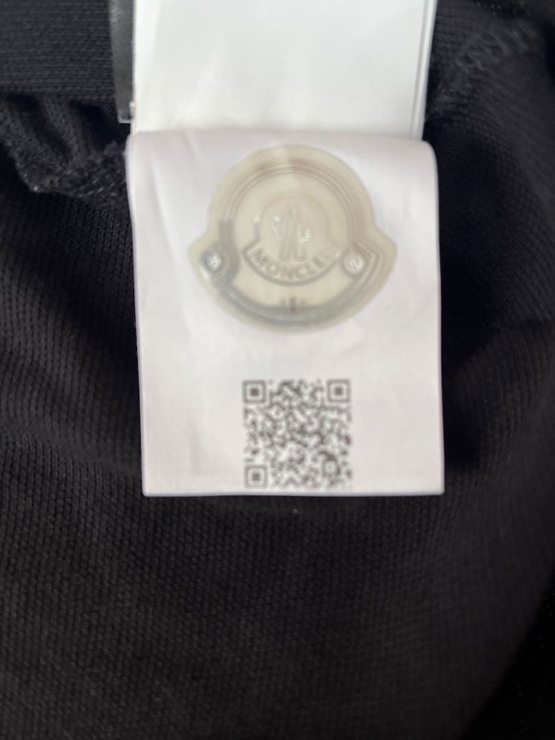 【ニック】MONCLER ブラック ポロシャツ
