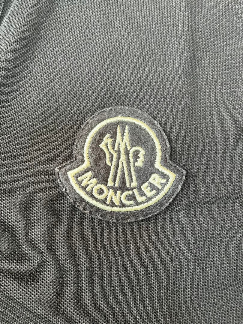 【ニック】MONCLER ブラック ポロシャツ
