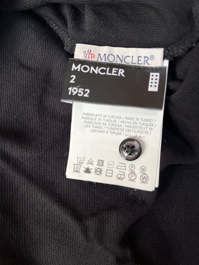 【ニック】MONCLER ブラック ポロシャツ