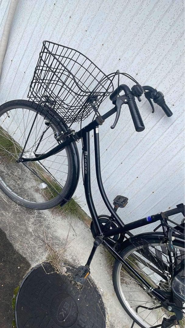 黒色シティタイプ自転車
