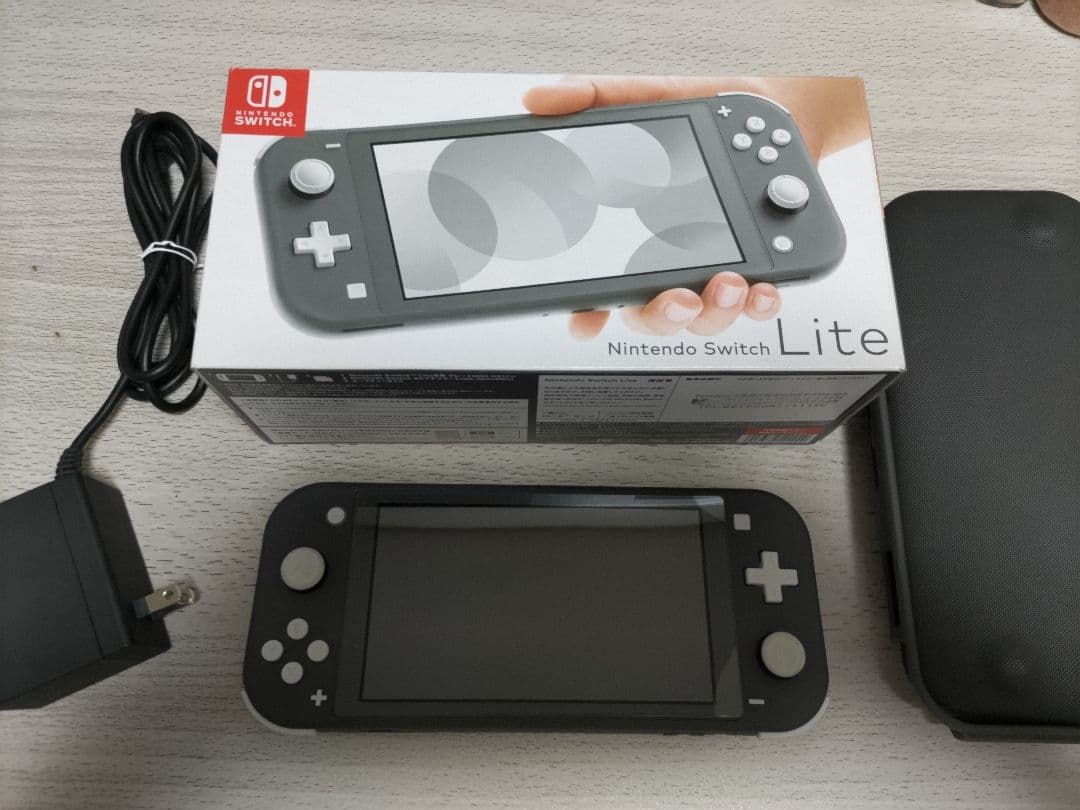 Switch Lite 美品　(ケース付き)