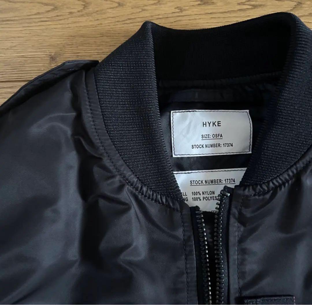 す*】様 【美品】HYKE クロップドベスト　ブラック