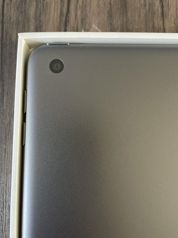 ⑪【美品】iPad Apple 第9世代　Wi-Fiモデル　64GB