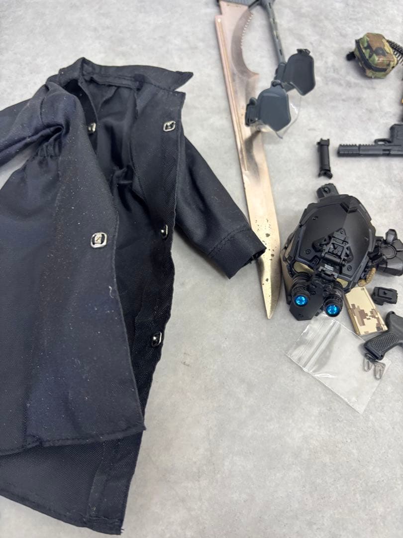 カ*ン様 1/6スケール ミリタリーフィギュア 2体セット フル装備 武器大量