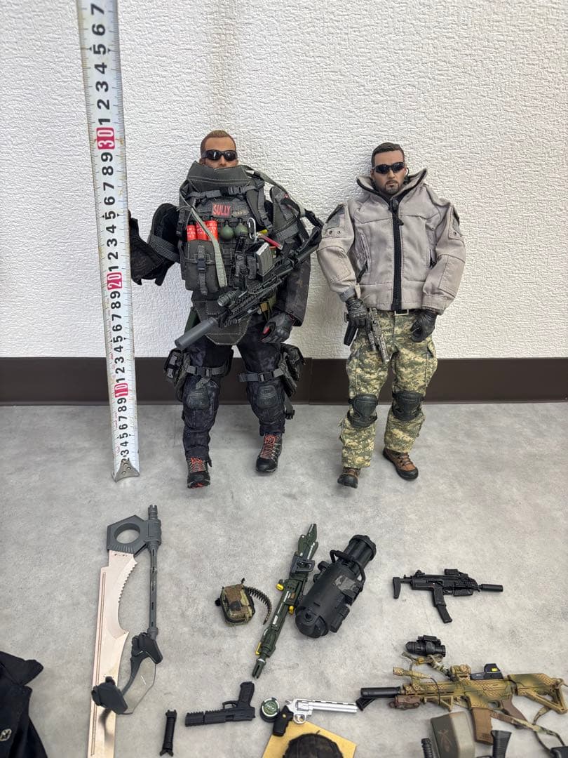 カ*ン様 1/6スケール ミリタリーフィギュア 2体セット フル装備 武器大量