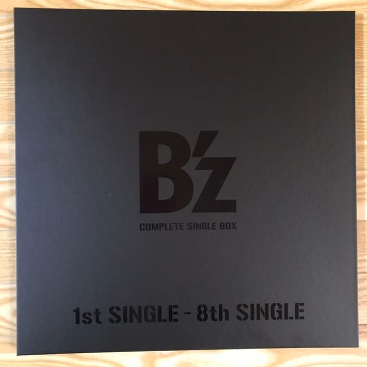 邦楽 B'z COMPLETE SINGLE BOX(Black Edition)