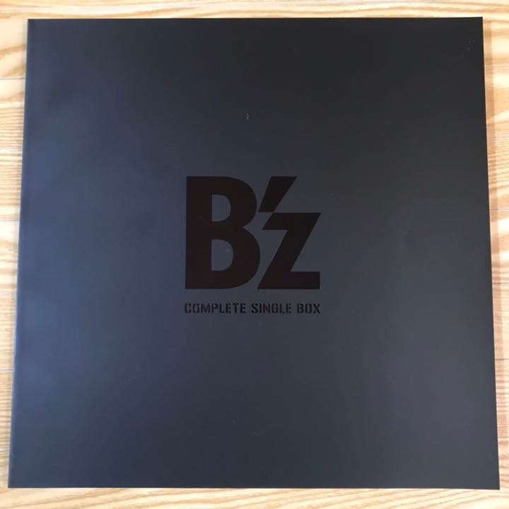 邦楽 B'z COMPLETE SINGLE BOX(Black Edition)