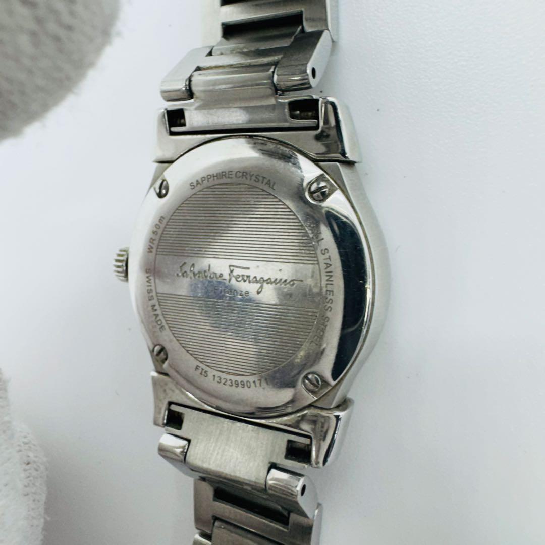 ✨Ferragamo✨フェラガモ✨ガンチーニ✨シルバー文字盤クォーツ✨腕時計✨