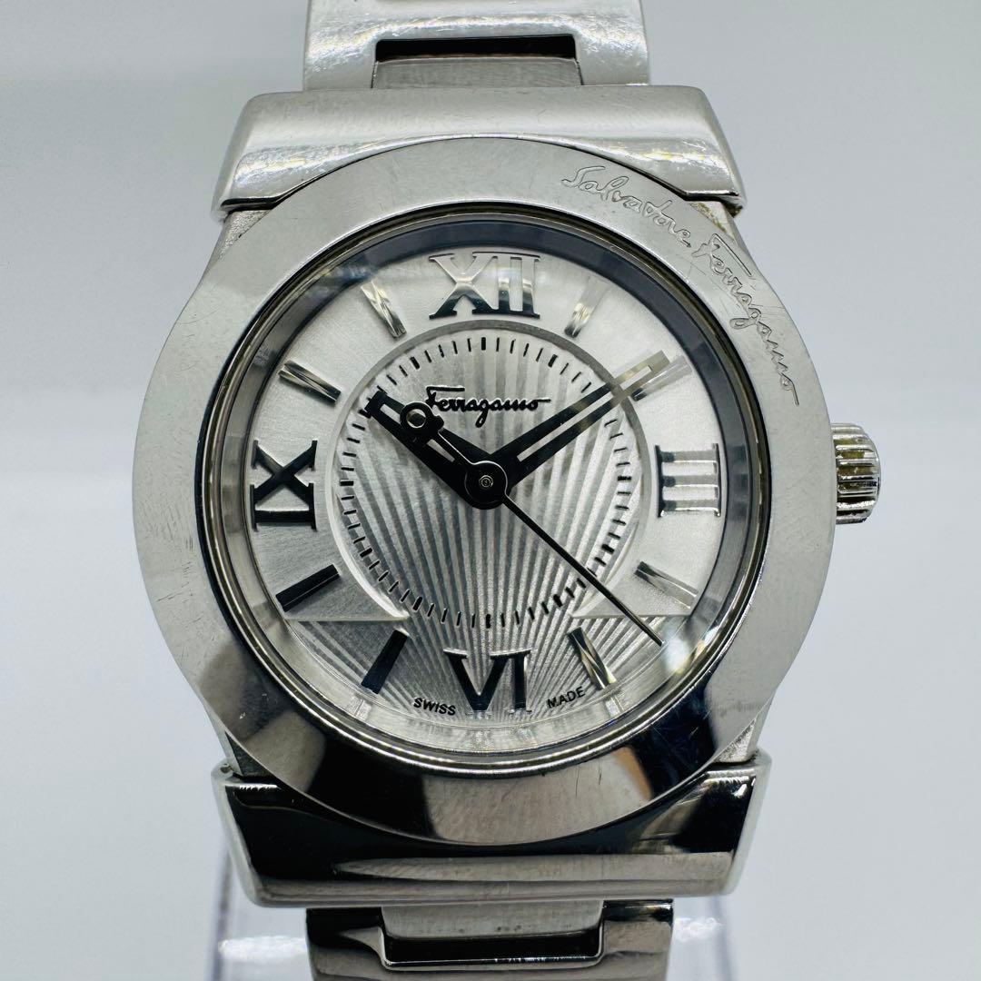 ✨Ferragamo✨フェラガモ✨ガンチーニ✨シルバー文字盤クォーツ✨腕時計✨