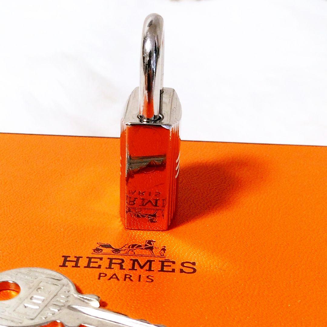 HERMES エルメス カデナ南京錠パドロック　チャームアクセサリー